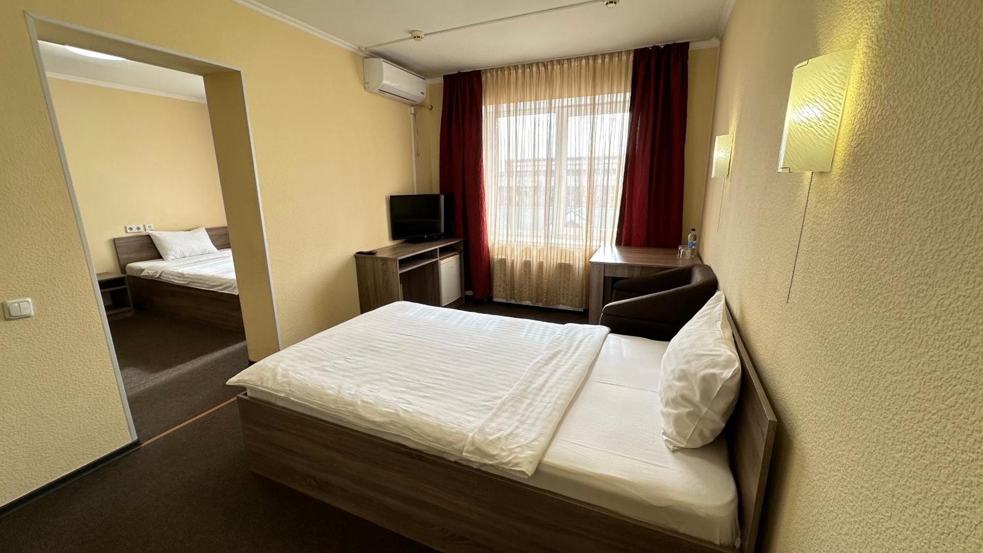 Yavir Hotel Poltava Room photo